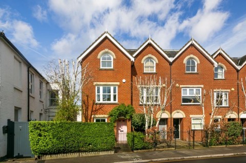 Pemberton Terrace, East Molesey